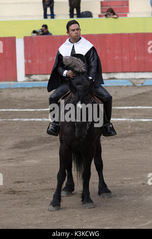 Toreador auf dem Pferderücken in Ecuador Stockfoto