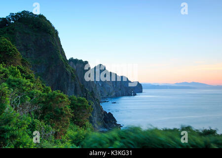 Sonnenuntergang über der Klippe von Otaru in Hokkaido, Japan Stockfoto