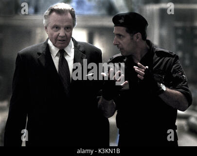 Transformatoren JON VOIGHT als Verteidigungsminister John Keller, John TURTURRO als Agent Simmons Datum: 2007 Stockfoto