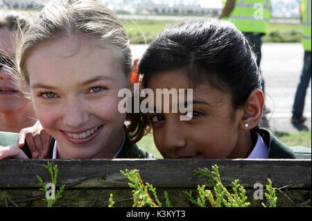 ANGUS, THONGS UND PERFECT SNOGGING ELEANOR TOMLINSON, MANJEEWEN GREWAL Datum: 2008 Stockfoto