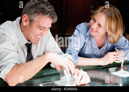 Oben IN DER LUFT MIT GEORGE CLOONEY, VERA FARMIGA Datum: 2009 Stockfoto