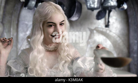 ALICE IM WUNDERLAND ANNE HATHAWAY als die Weiße Königin Datum: 2010 Stockfoto