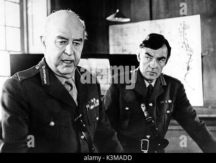 ACES HIGH [BR/FR 1976] Ray Milland, RICHARD JOHNSON Datum: 1976 Stockfoto