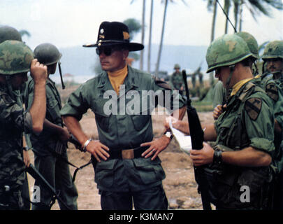 APOCALYPSE NOW [USA 1979] Robert Duvall [center] als Kilgore Datum: 1979 Stockfoto