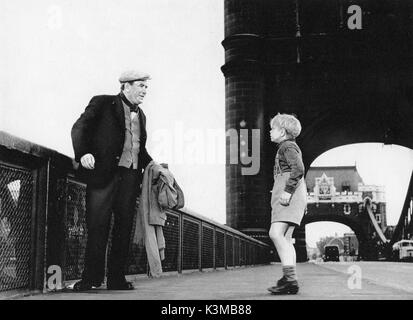 Der junge AUF DER BRÜCKE [BR1959] LIAM REDMOND, Ian Maclaine Datum: 1959 Stockfoto