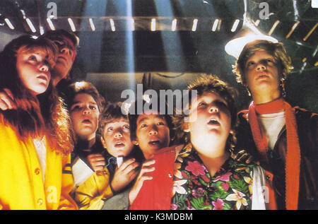 Die GOONIES [USA 1985] [L - R] KERRI GREEN, Josh Brolin, Sean Astin, Corey Feldman, JONATHAN KE QUAN, JEFF COHEN, Martha Plimpton Datum: 1985 Stockfoto