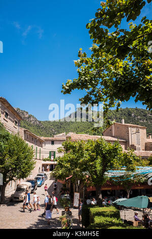 Valldemossa ist ein Dorf auf der Insel Mallorca, Balearen, Spanien. Stockfoto