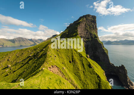 Kallur Leuchtturm, Kalsoy Island, Dänemark, Färöer Inseln. Stockfoto