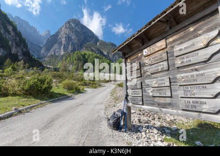 Pian Meluzzo am unteren Rand des Val Cimoliana, trailboard, Cimolais, Pordenone, Friaul Julisch Venetien, Italien, Europa Stockfoto