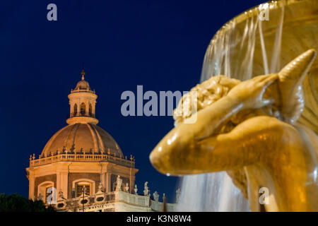 Brunnen Amenano Fluss, auf dem Platz der Kathedrale in Catania und die Abtei von S. Agata Sizilien, Italien Europa Stockfoto