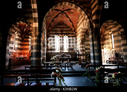 Im Inneren der Kirche St. Peter in Portovenere, Ligurien, Italien Stockfoto