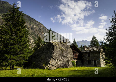 Die Häuser von Valmiana, in Valnontey (Aosta Tal, Nationalpark Gran Paradiso, Aostatal, Italien) Stockfoto