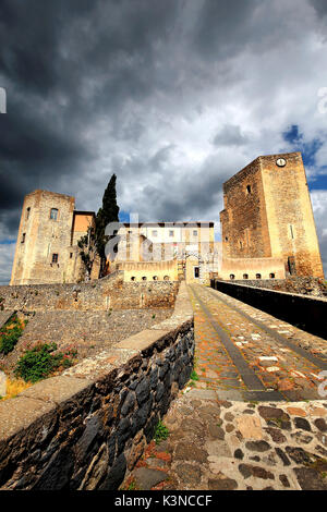 Das Tor zur Burg von Melfi, Basilicata, Italien Stockfoto