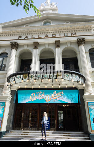 Das London Palladium ist ein Denkmalgeschütztes, West End Theater auf Argyll Street, Westminster, London, Großbritannien Stockfoto