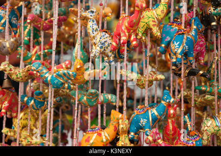 Bunte Mobiles, Old City Market, Jerusalem Stockfoto