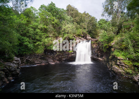 Fluss Falloch fällt, Schottland, Vereinigtes Königreich Stockfoto