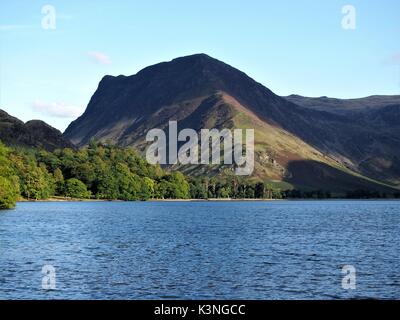 Fleetwith Hecht aus ganz Buttermere, Cumbria, Vereinigtes Königreich Stockfoto