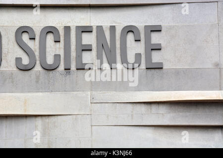 Wissenschaft headline: grauen Buchstaben auf eine Betonwand. Stockfoto