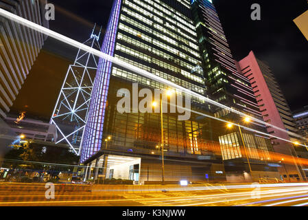 Nachtansicht im Zentrum von Hong Kong. Stockfoto