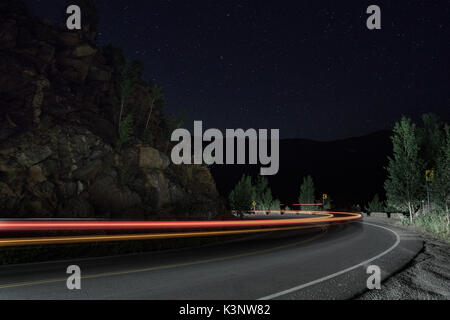 Night Drive in der Nähe von Idaho Springs, Colorado auf die Squaw Pass Rd Stockfoto