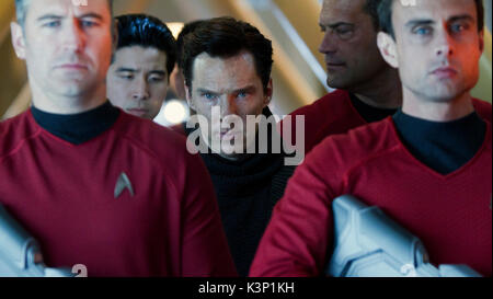 STAR TREK in die Finsternis [USA 2013] Benedict Cumberbatch als Khan [center] Datum: 2013 Stockfoto