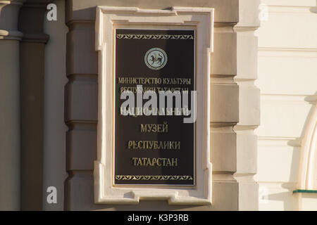 Kasan, Russland - September 2, 2017: Auf dem Gebäude mit der Aufschrift National Museum Republik Tatarstan Zeichen Stockfoto