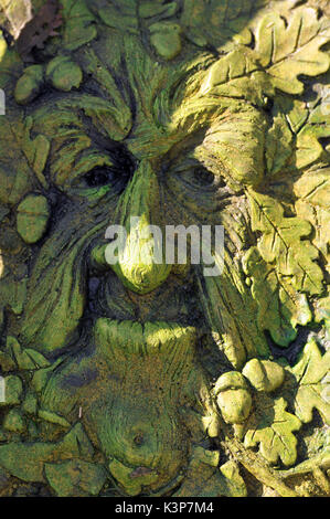 Der Grüne Mann garten statuen Verzierungen Folklore historische Figuren Hexerei iconic Garten Figuren Stockfoto