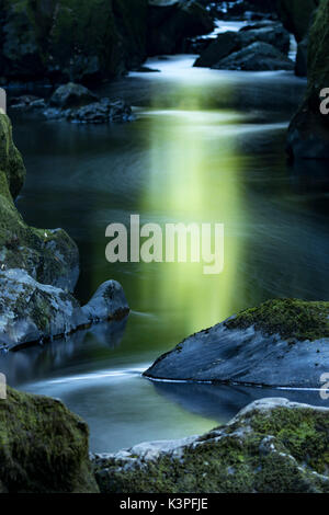 Die mystischen und magischen Fairy Glen oder Waliser Ffos Noddun in der verborgenen tiefe Schlucht des Flusses Conwy in Nord Wales in der Nähe von Betwys-y-Coed Stockfoto