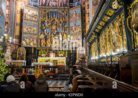 Krakau, Polen, Nord Ost Europa. Innenraum der Basilika St. Maria. Stockfoto