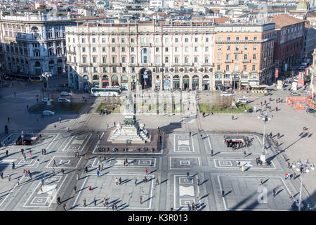 Blick auf Architektur und historischen Gebäude an der Piazza Duomo von einem hohen Mirador Mailand Lombardei Italien Europa Stockfoto