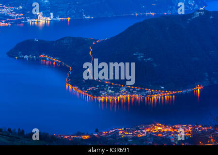 Peschiera Maraglio, Blaue Stunde, Montisola, Provinz Brescia, Italien Stockfoto