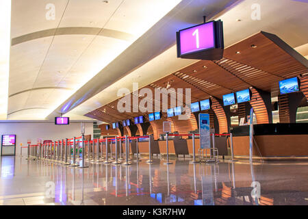 Taipei, Taiwan. Zähler innerhalb des Taiwan Taoyuan International Airport, dem verkehrsreichsten Flughafen im Land und die wichtigsten internationalen Drehscheibe für China Airlines und EVA Air. Stockfoto