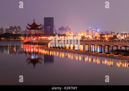 Frühling und Herbst Pavillons, Lotus-Teich, Kaohsiung, Taiwan Stockfoto