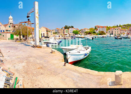 Insel Prvic Sepurine, Hafen Panorama im Archipel von Sibenik Kroatien Stockfoto