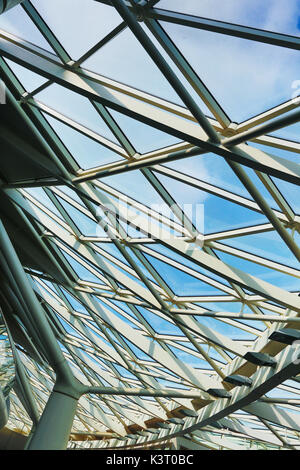 Detail der lattice Dach am Bahnhof King's Cross in London, Vereinigtes Königreich Stockfoto