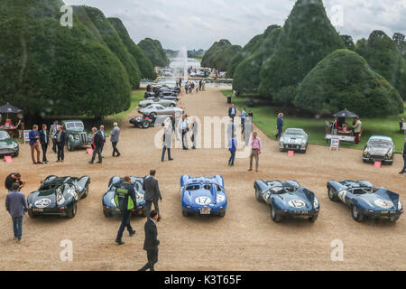 London, Großbritannien. 3. September 2017. 5 Jaguar D-Type le mans Autos sind in der Feier des 60. Jahrestages des Jaguar 1-2-3-4-6 Ende am 1957 24 Stunden von Le Mans. eine Sammlung von 60 der seltensten Oldtimer aus der ganzen Welt gezeigt, auf Anzeige an der Concours de Elegance in Hampton Court Palace. Credit: Amer ghazzal/alamy leben Nachrichten Stockfoto