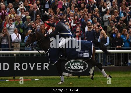 Burghley House 3nd September 2017: Land Rover Burghley 2017, der Gräfin von Wessex erfüllt die Mitglieder der Esel Gesellschaft und Präsentation für das Display team Clifford Norton/Alamy Live Stockfoto