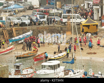 Newquay, Cornwall, England. 03 Sep, 2017. Erbe Gig rudern Damen Meisterschaften, Newquay, Cornwall, England. Credit: Robert Taylor/Alamy leben Nachrichten Stockfoto