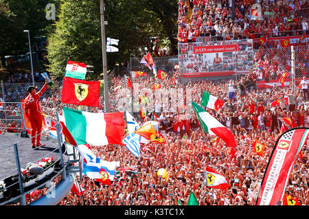 Monza, Italien. 03 Sep, 2017. Großbritannien und Irland RECHTE NUR Sebastian Vettel (GER, Ferrari) feiert nach der F1 Grand Prix von Italien Autodromo Nazionale Monza am 3. September 2017 in Monza, Italien. (Foto von HZ/Pixathlon/phcimages.com) Credit: Daniel Chesterton/Alamy leben Nachrichten Stockfoto