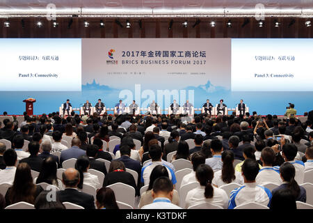 Xiamen, China Fujian Provinz. 4. Sep 2017. Eine Podiumsdiskussion über die Konnektivität ist während der BRICS-Business Forum in Xiamen, im Südosten der chinesischen Provinz Fujian, Sept. 4, 2017 statt. Credit: Shen Bohan/Xinhua/Alamy leben Nachrichten Stockfoto