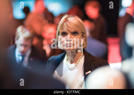 Berlin, Deutschland. 03 Sep, 2017. Uschi Glas, TV - Wahlen - Duell, Dr. Angela Merkel-CDU gegen Martin Schulz - SPD, DEU, 03.09.2017, Foto: Uwe Koch/fotobasis.de Quelle: Uwe Koch/Alamy leben Nachrichten Stockfoto