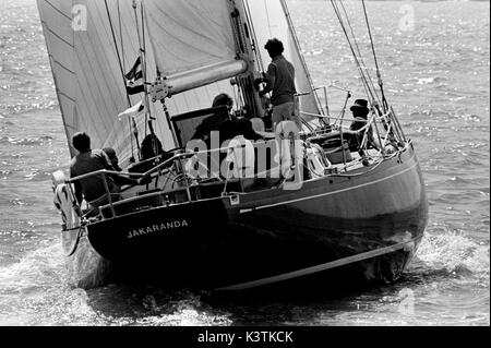 AJAXNETPHOTO. AUGUST, 1973. SOLENT, England. - FASTNET RACE START - SOUTH AFRICAN ADMIRAL'S CUP TEAM YACHTCHARTER JAKARANDA. Foto: Jonathan Eastland/AJAX REF: 736720001 Stockfoto