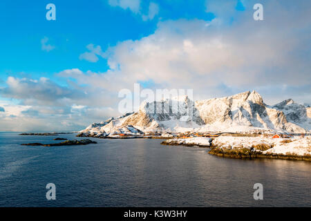 Hamnoy, Lofoten Inseln, Norwegen. Winter-Ansicht bei Sonnenaufgang Stockfoto