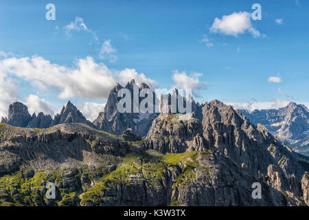 Panoramablick auf Cadini di Auronzo und Misurina Zuflucht. Venetien Sextner Dolomiten Italien Europa. Stockfoto