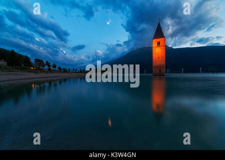 Reschen See, Vinschgau, Südtirol, Italien. Stockfoto