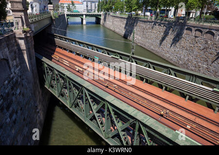 Österreich, Stadt Wien, Zollamtsbrücke (Zollamtsbrucke) von 1900 über den Fluss Wien mit U-Bahn U-Bahn Titel Stockfoto