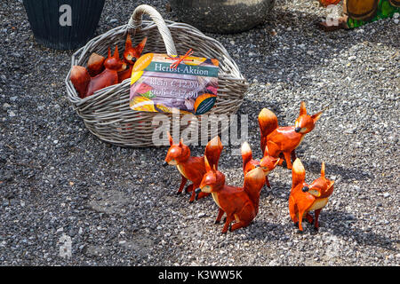 Farbenfrohe Kürbisse, pumkins und Squash außerhalb shjop in Oetz, Tirol, Österreich Stockfoto