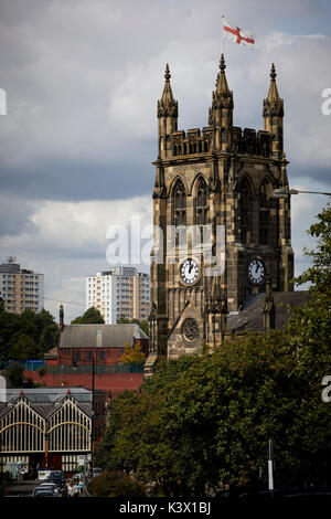 Wahrzeichen Stockport Stadtzentrum Cheshire in gtr Manchester St Mary's Church ist die älteste Pfarrkirche in der historischen Markt Stockfoto