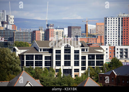 Regeneration werftenbereich MediaCityUk in Salford Quays Gtr Manchester, original Bürogebäude in typische und ursprüngliche toy Town 1980-Architektur Stockfoto