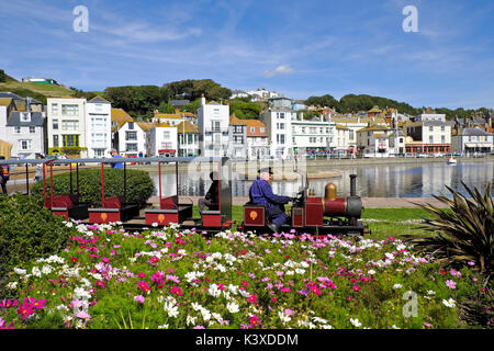 Hastings, Großbritannien. Miniatur Zug am Meer Bahn, auf der Promenade am See. Altstadt von Hastings, East Sussex, England, UK, GB Stockfoto